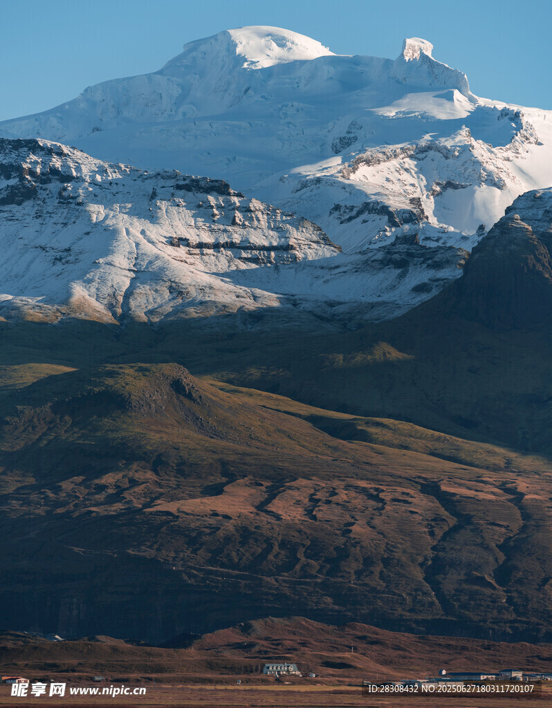 壮丽雪山景观