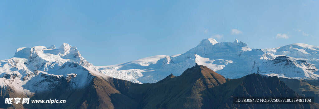 壮丽雪山景观