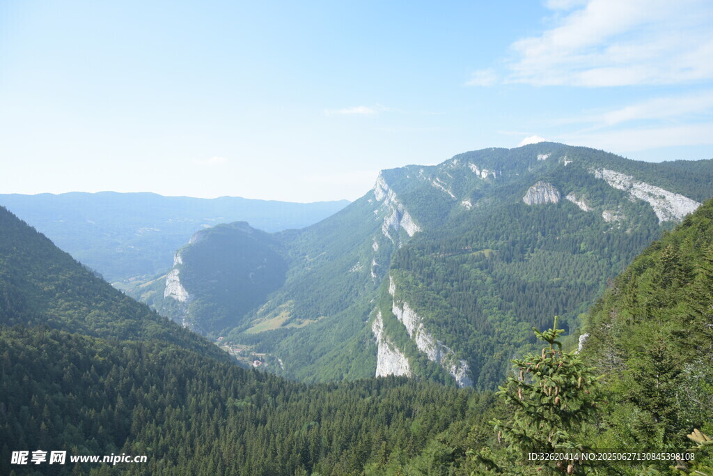 壮丽山景 葱郁山林