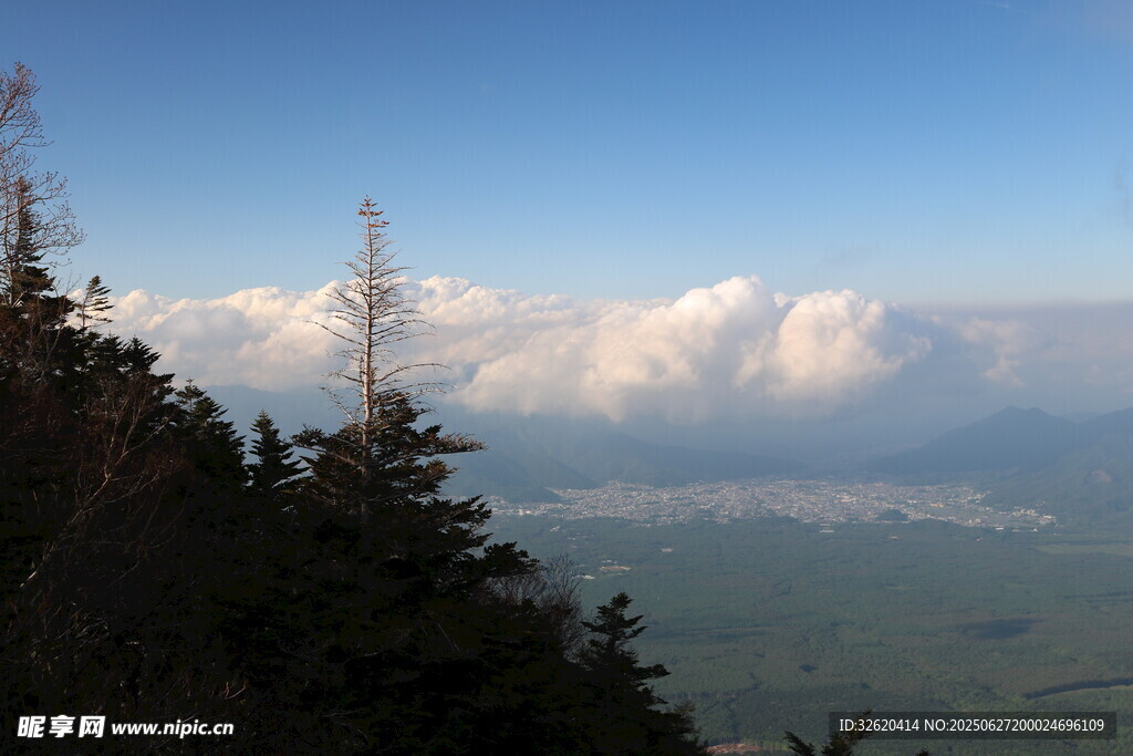 山顶云海景观