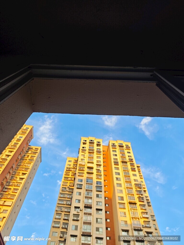 高楼林立的城市天际线