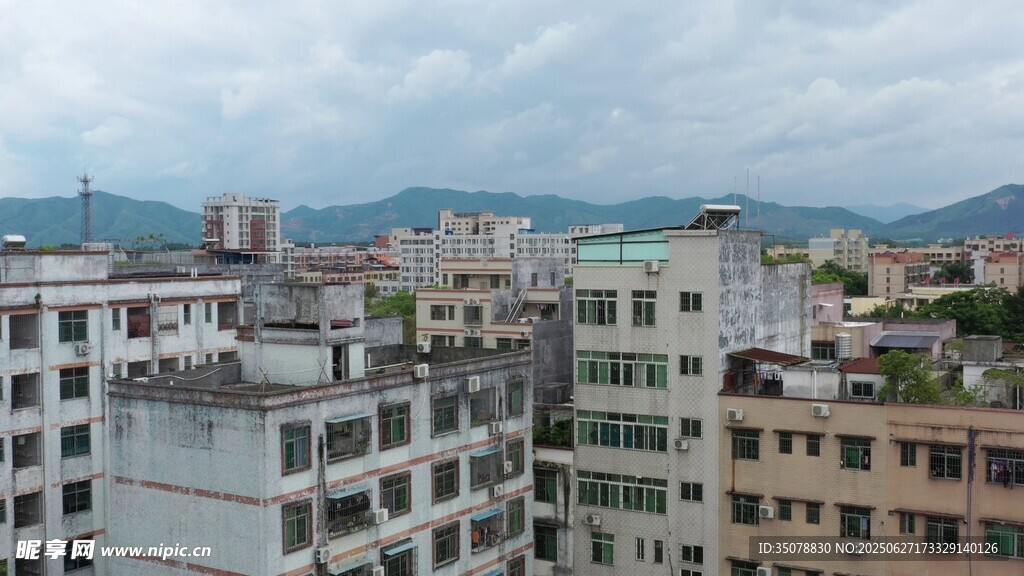 城市建筑群俯瞰景象