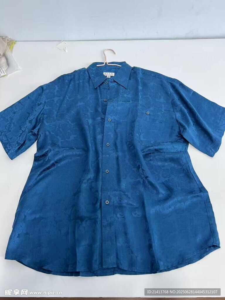 蓝色短袖上衣展示