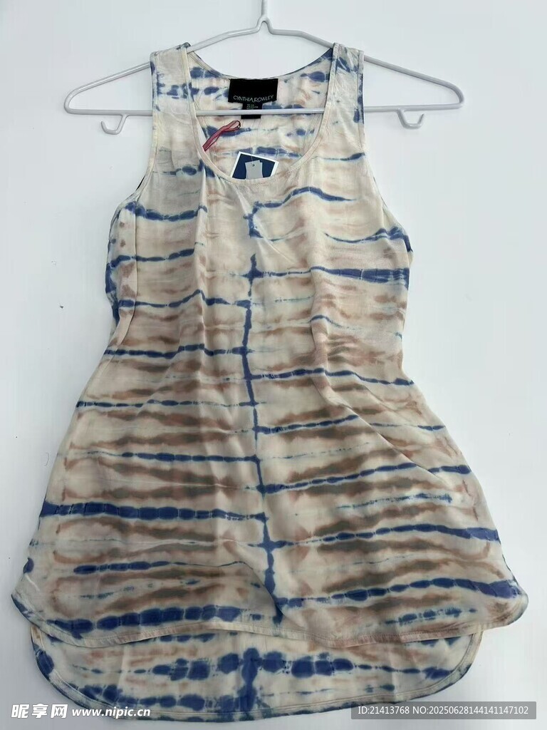 条纹无袖连衣裙挂拍展示