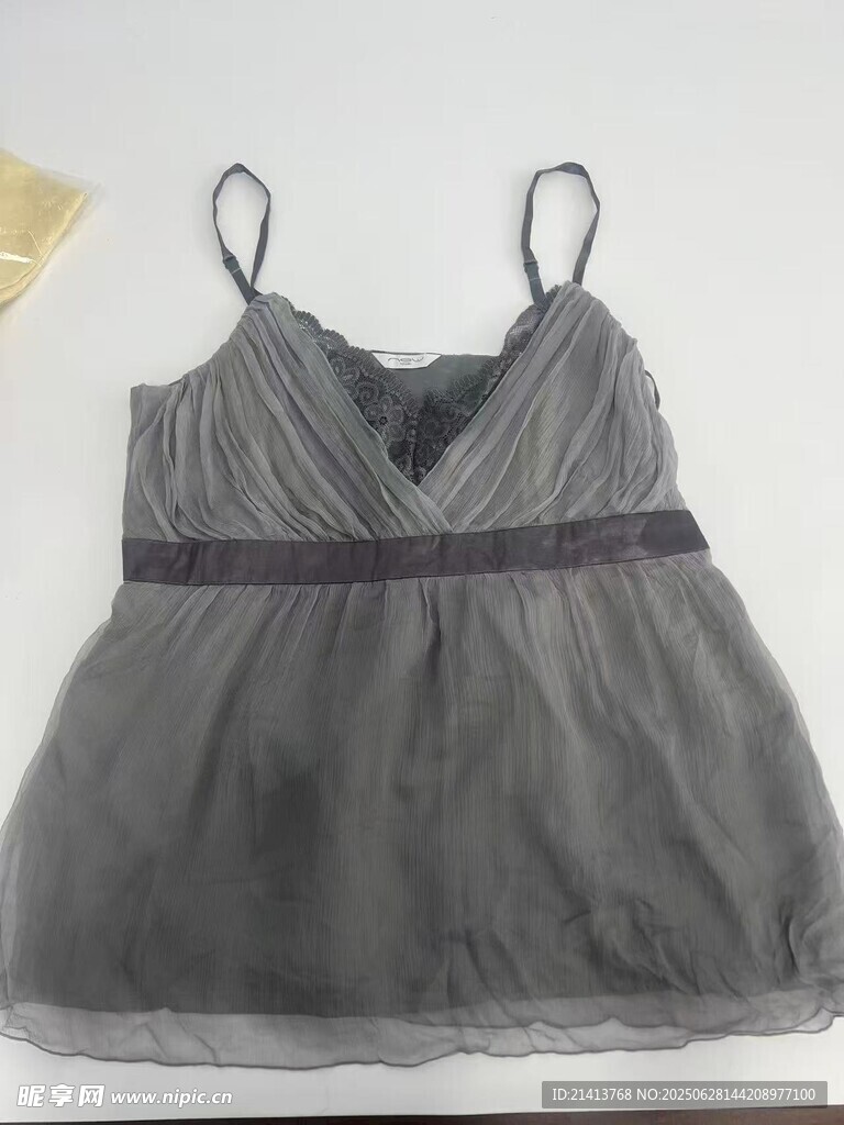 灰色吊带女式上衣