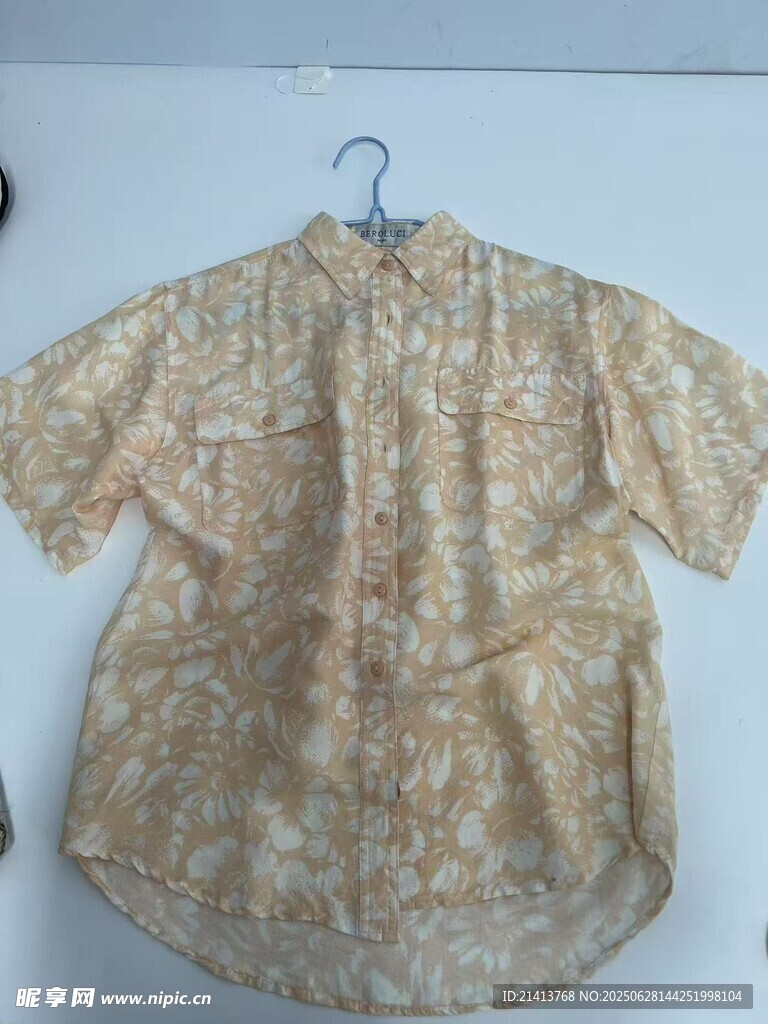 复古花纹短袖上衣展示