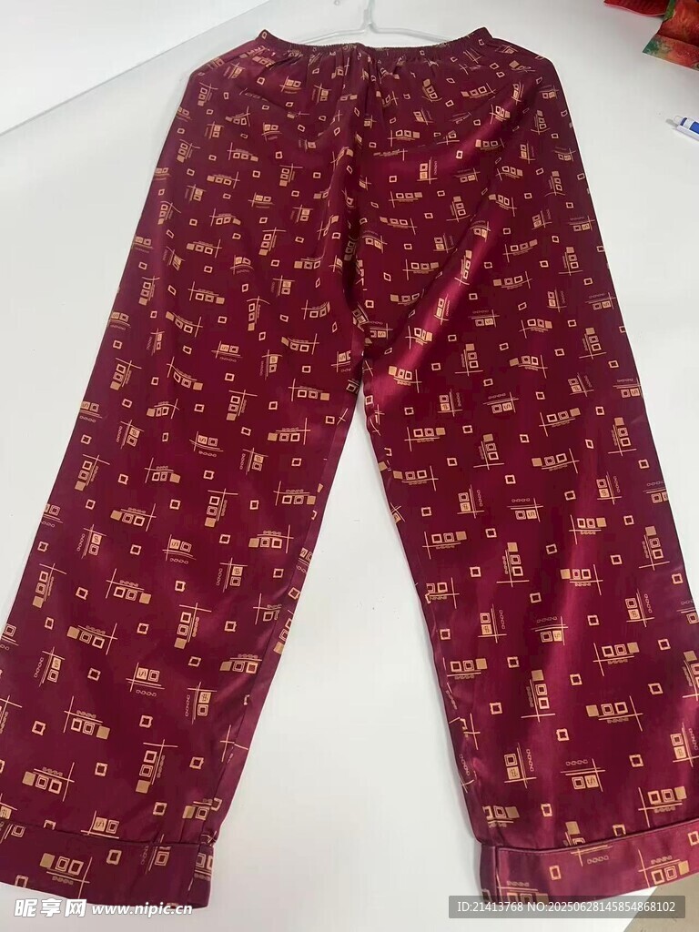 酒红色印花休闲长裤