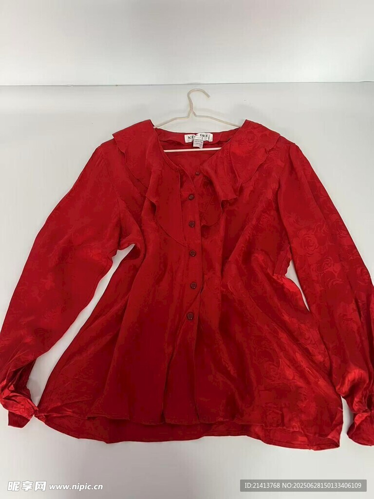 红色女童长袖连衣裙