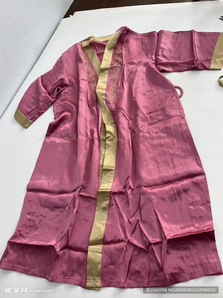 粉色中式传统服饰套装