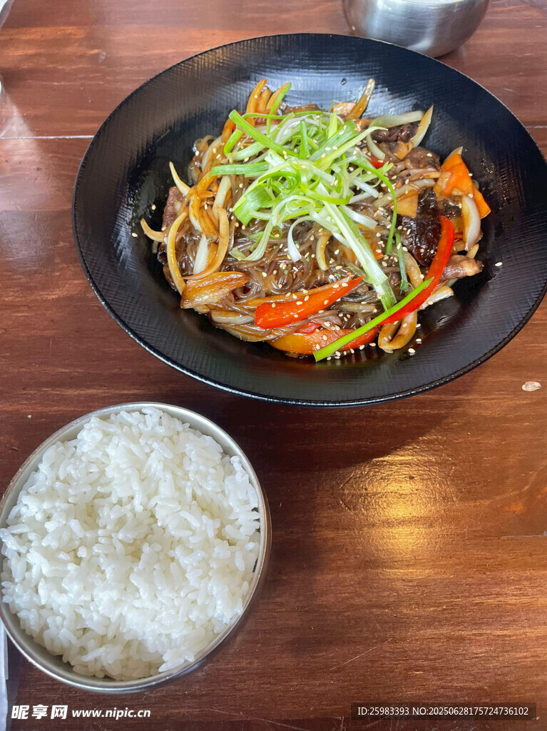 牛肉粉丝米饭