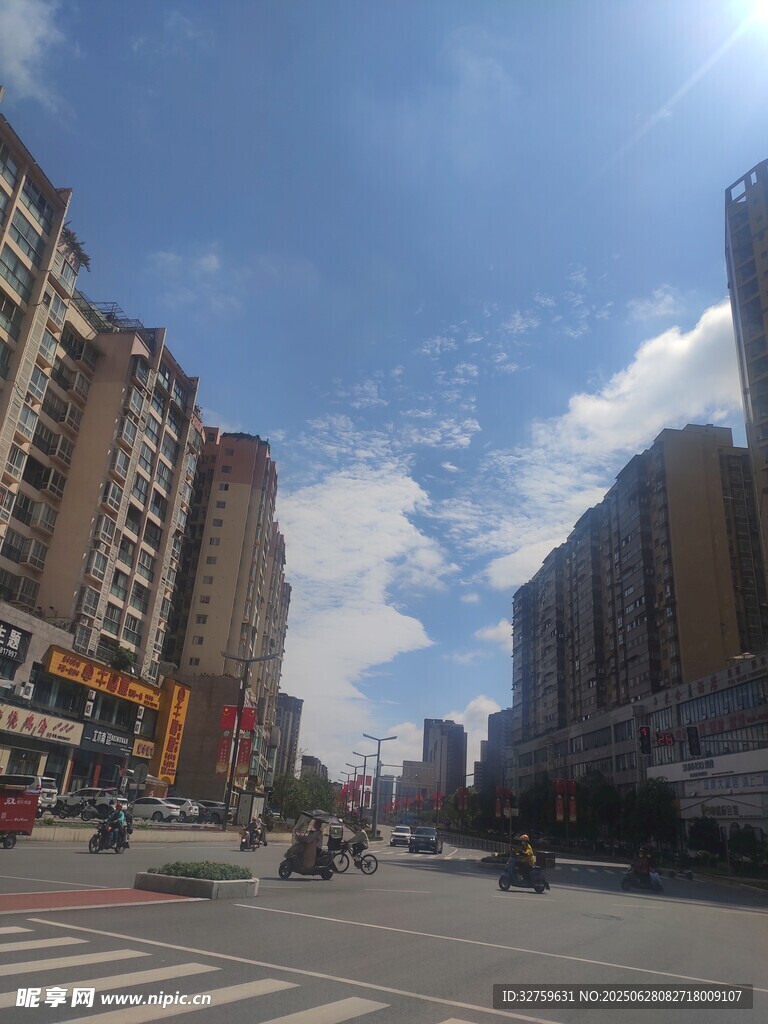 城市街道日常景象