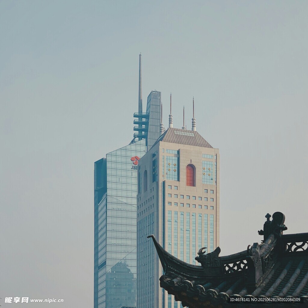 古今建筑相映成趣