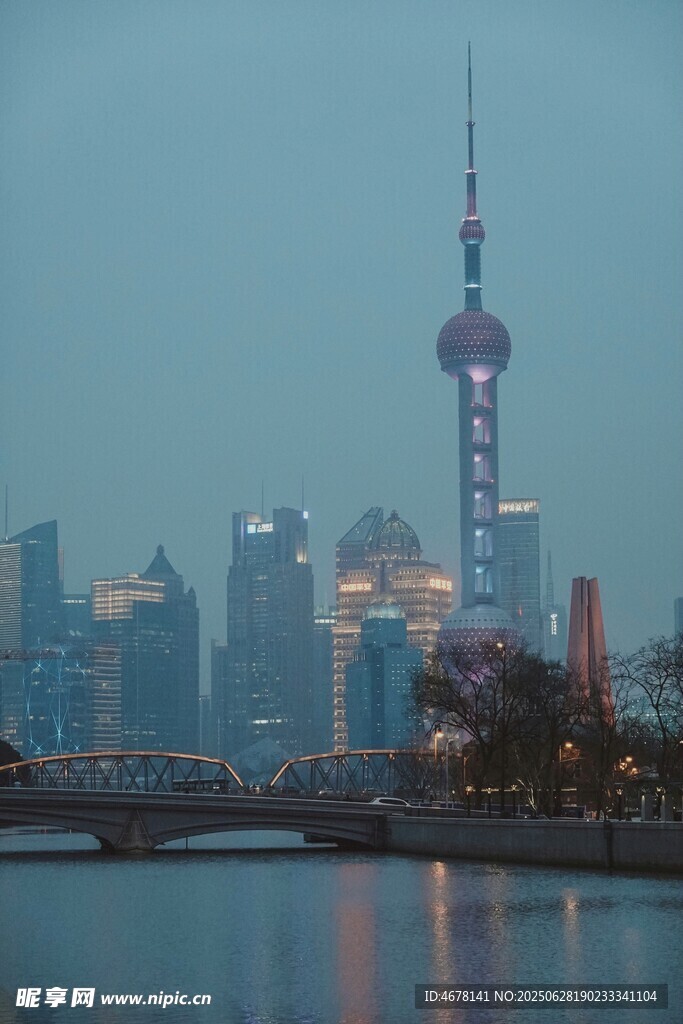 上海外滩夜景东方明珠