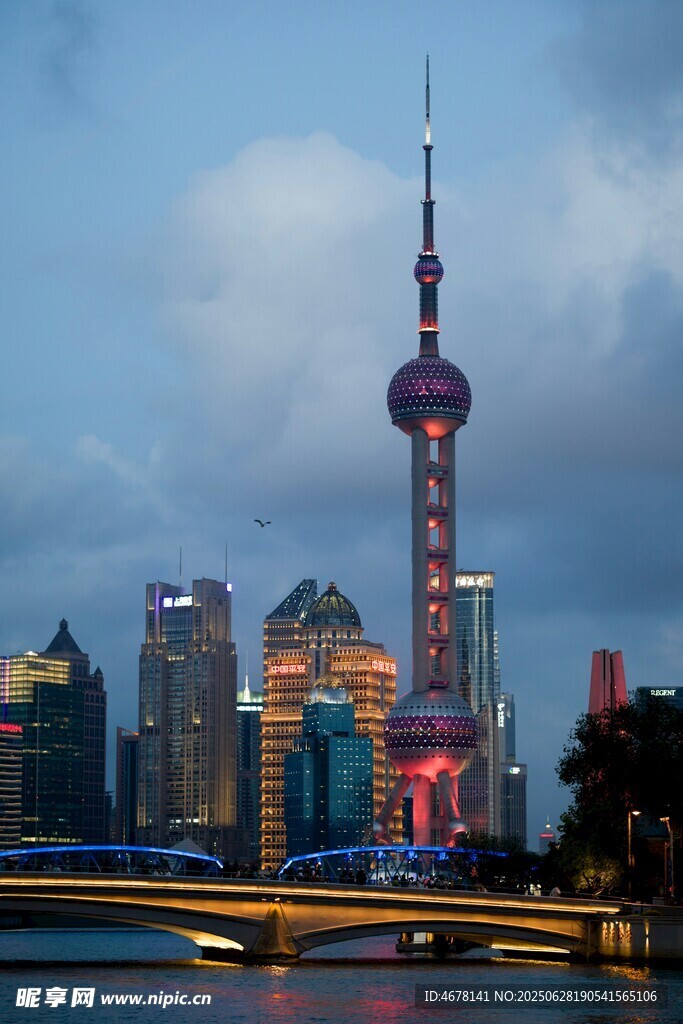上海外滩璀璨夜景