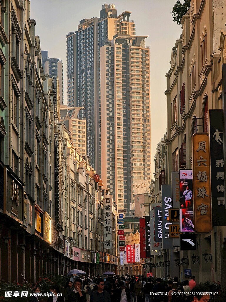 繁华都市街道景象