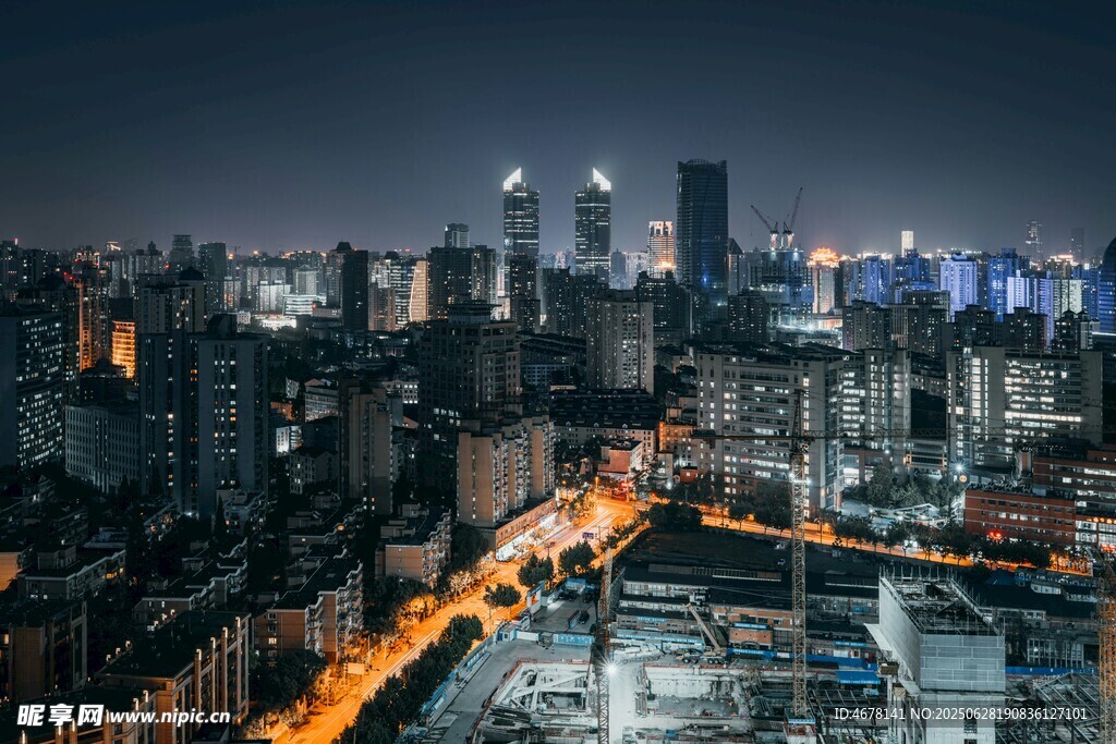 城市璀璨夜景俯瞰图