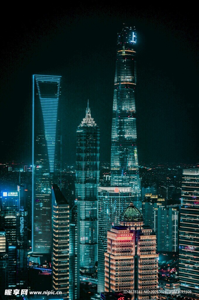 上海璀璨夜景摩天大楼群