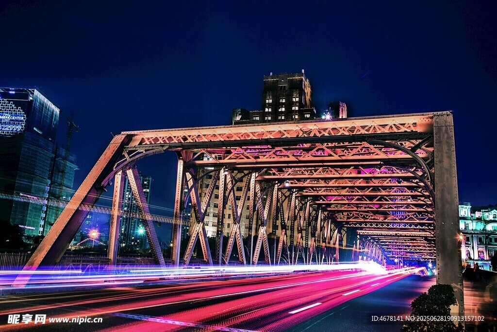 城市桥梁夜景绚丽光影