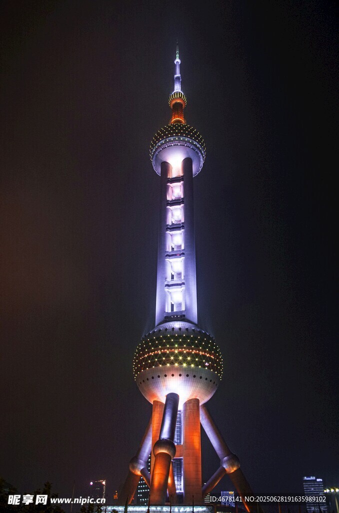 东方明珠夜景璀璨