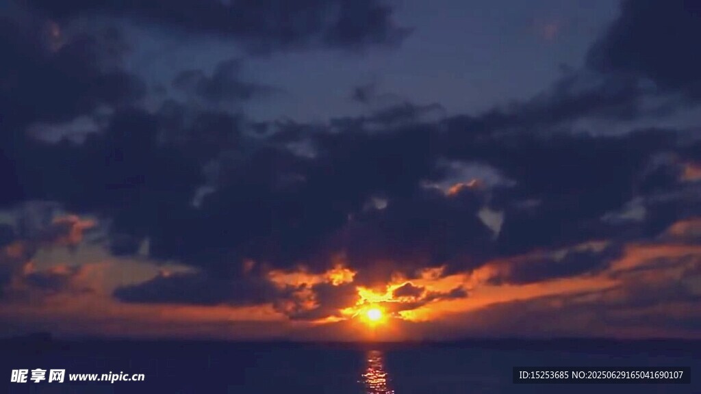 海上日落美景