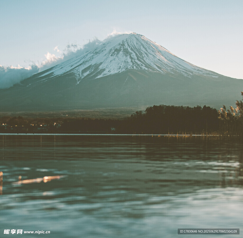 日本富士山照片