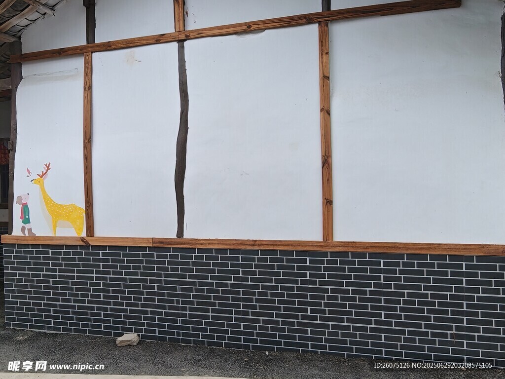 中式建筑墙面与木质框架