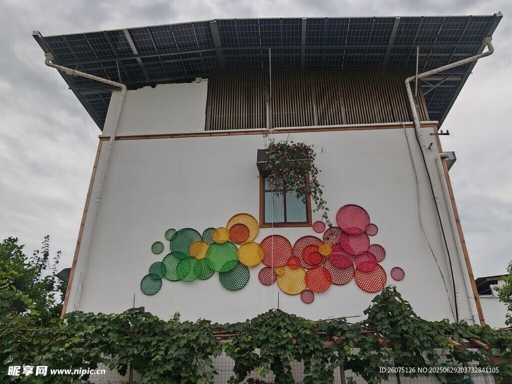 彩色装饰墙面建筑