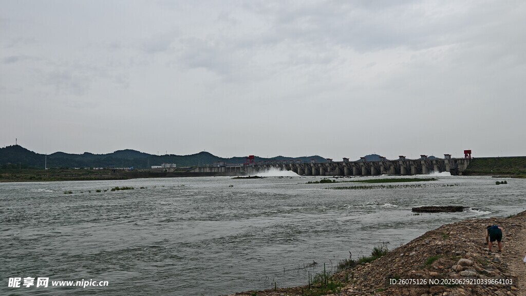 江边风景