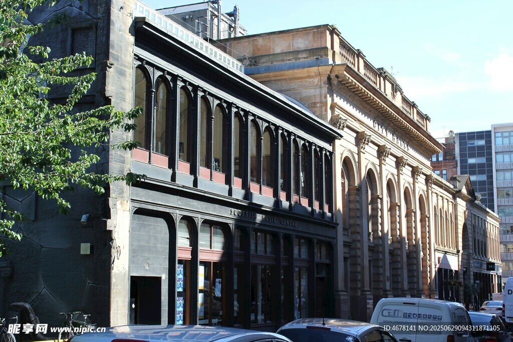 城市街边的复古建筑