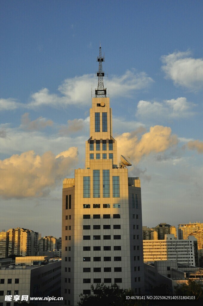 城市中的高耸标志性建筑