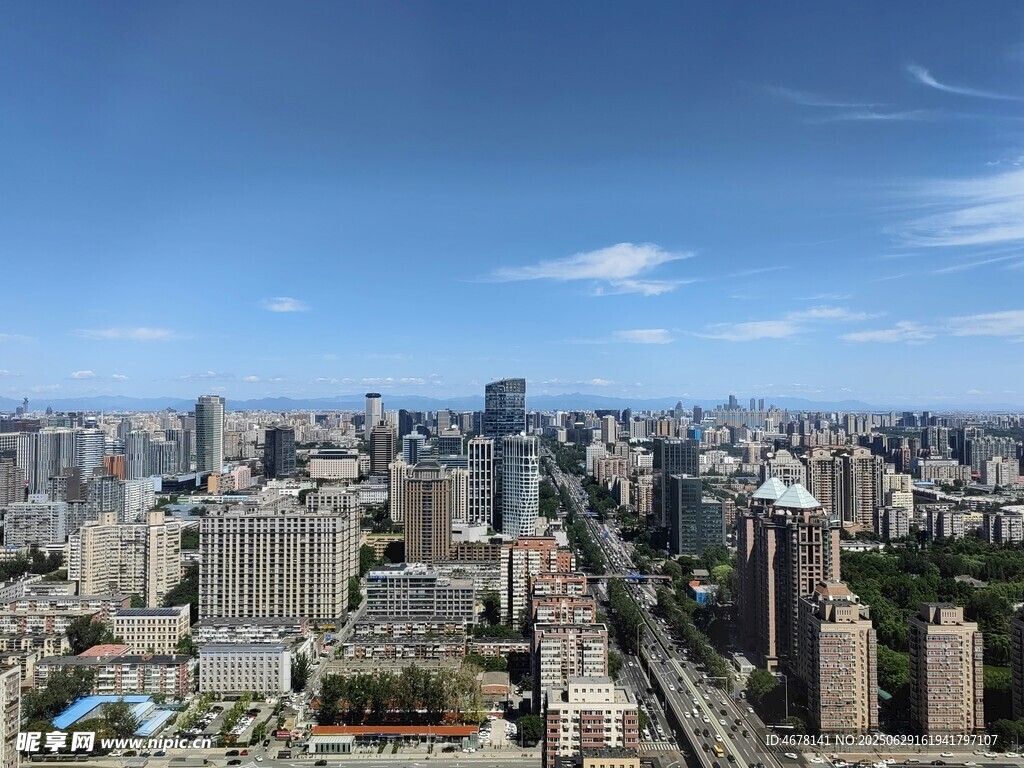 城市天际线俯瞰壮丽景观