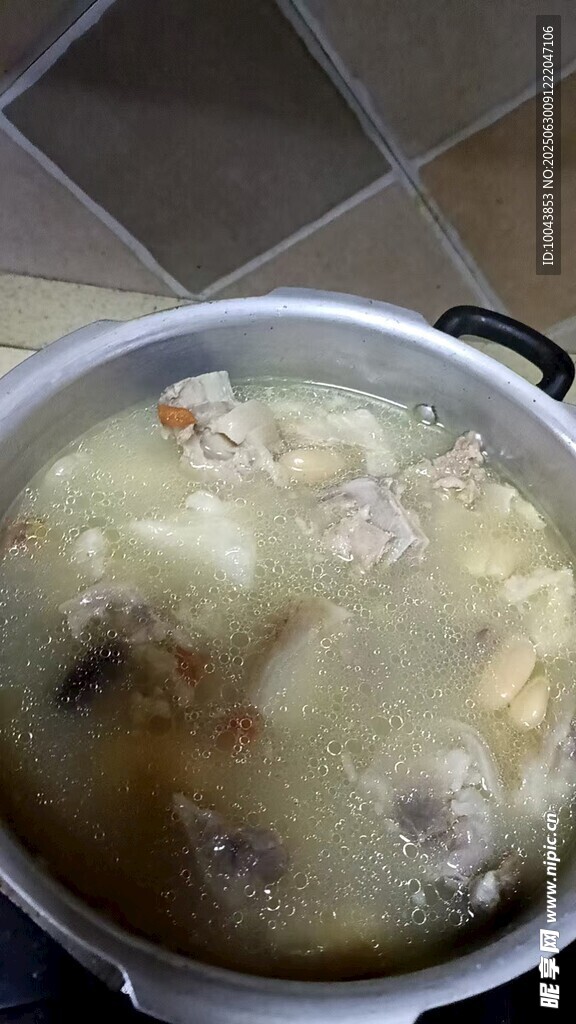 炖猪蹄