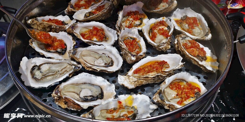 美味蒜蓉蒸生蚝