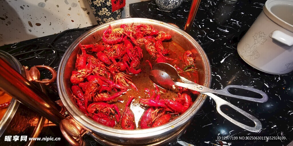 自助餐小龙虾
