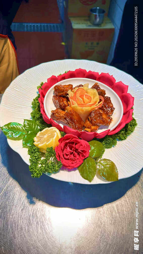 精美摆盘的特色菜肴