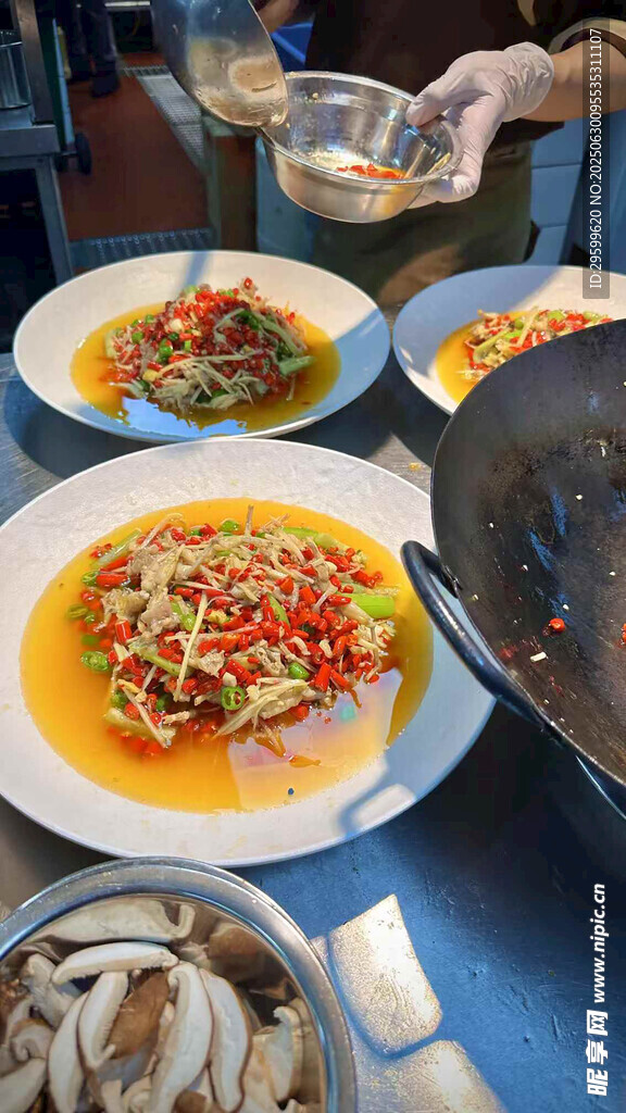 美味多样的特色菜肴