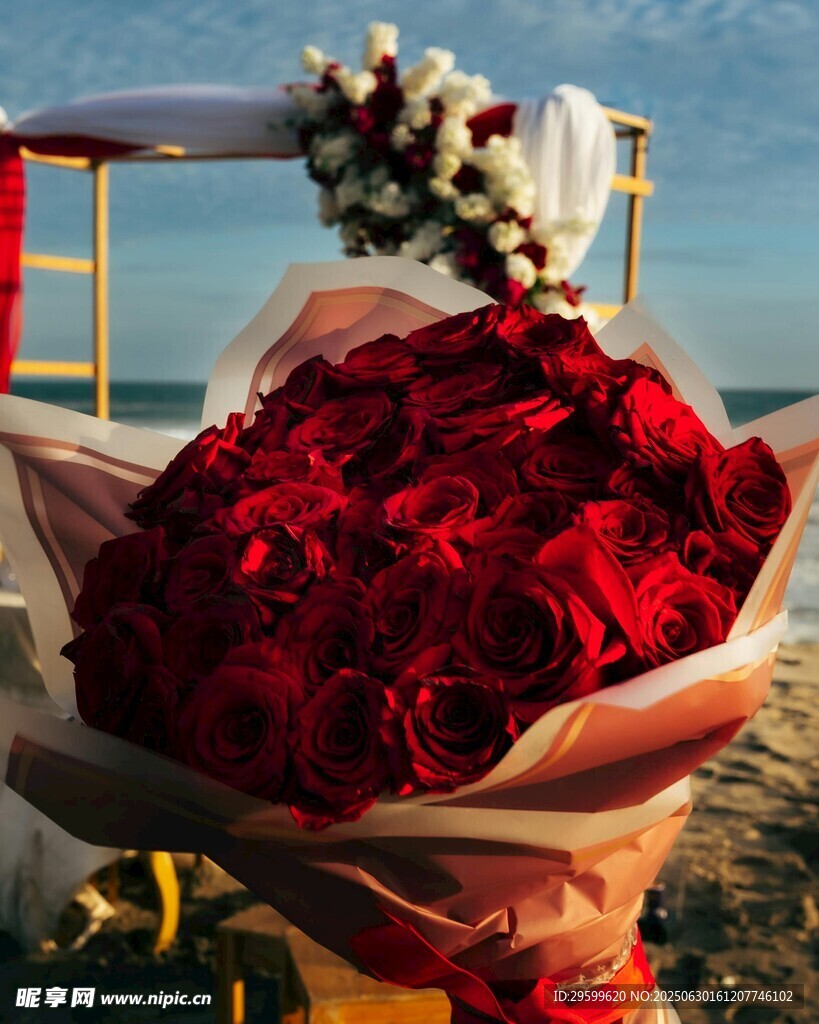 海边浪漫红玫瑰花束