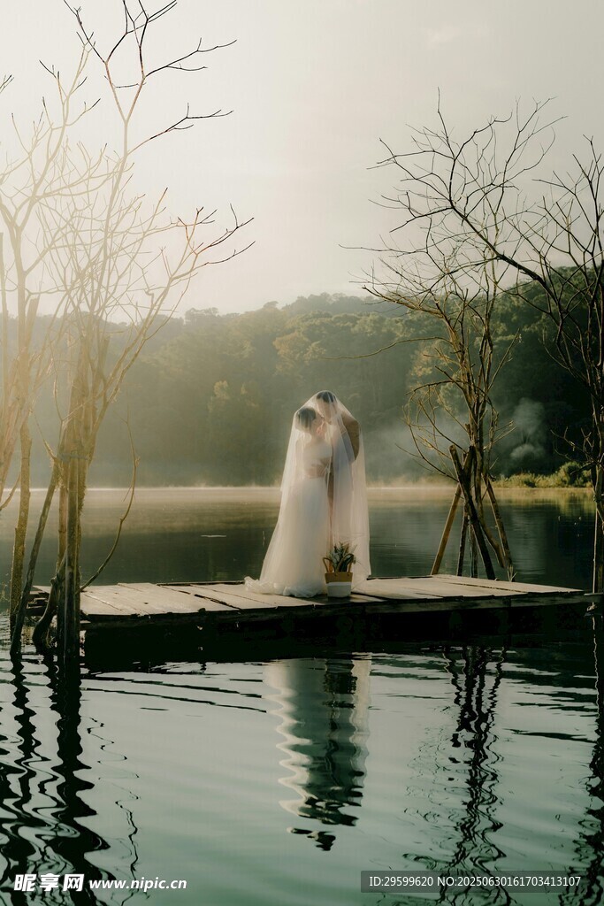 湖畔浪漫婚纱摄影场景
