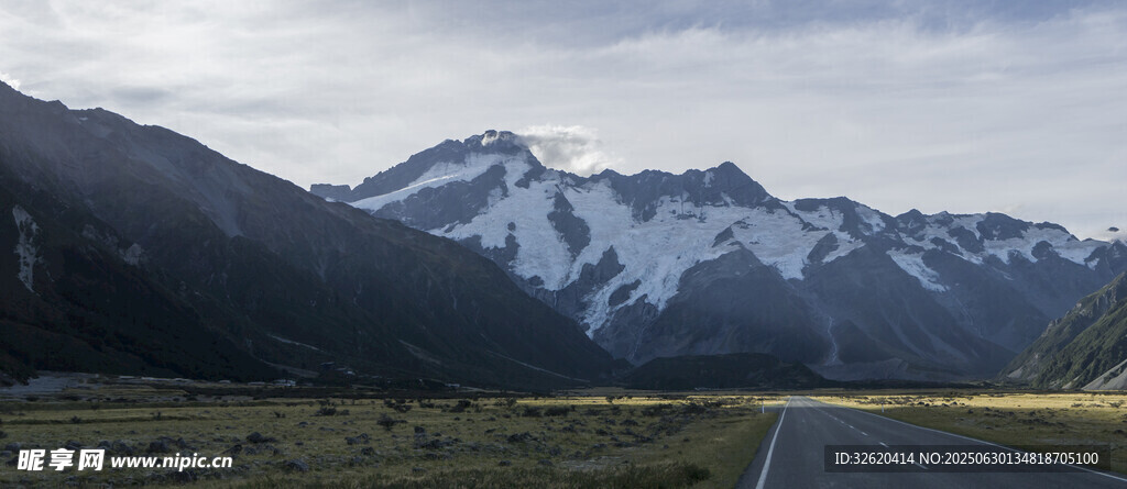 雪山公路美景