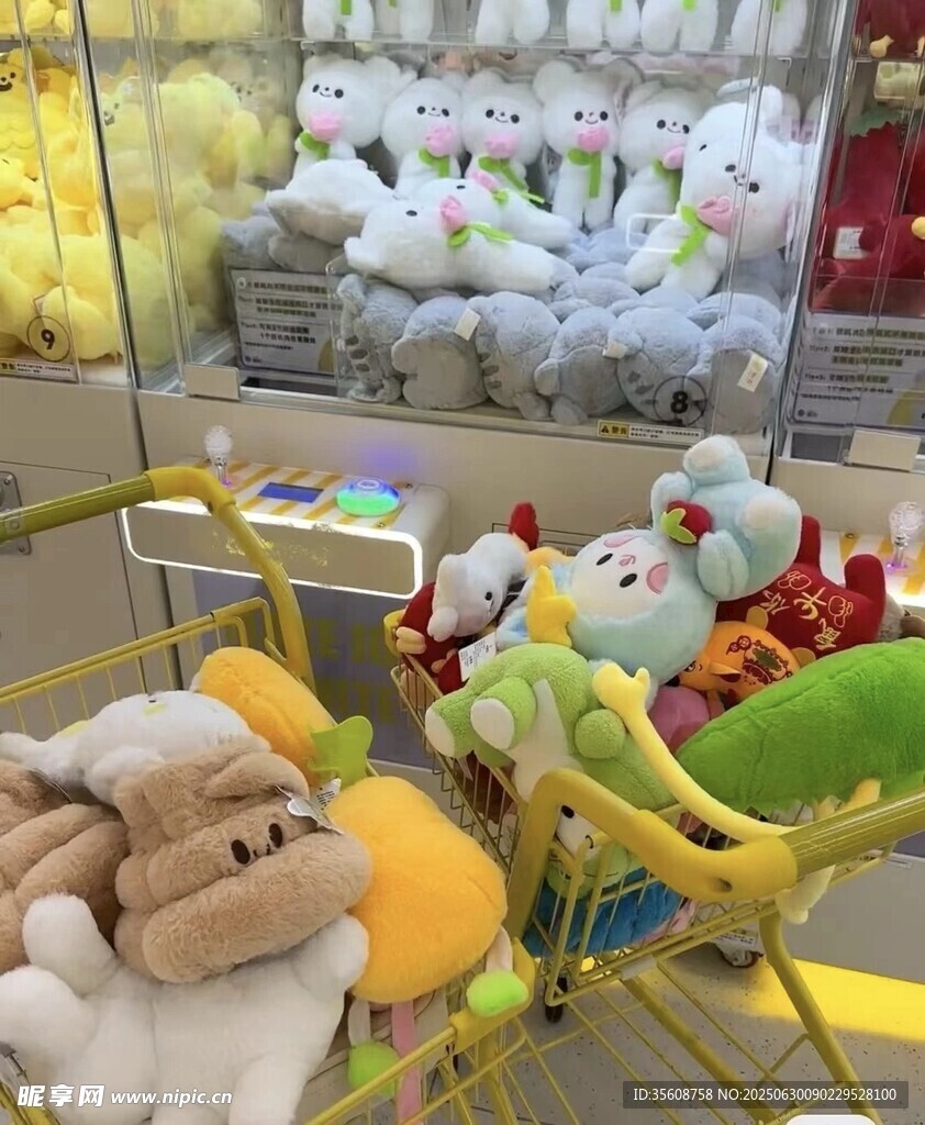 可爱毛绒玩具陈列展示