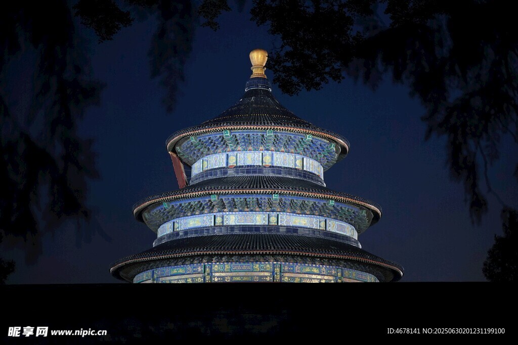 夜幕下的天坛建筑景观
