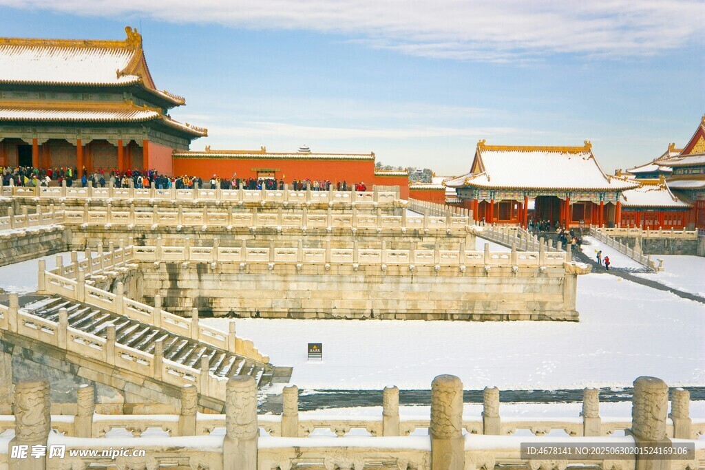 故宫雪景尽显皇家建筑之美