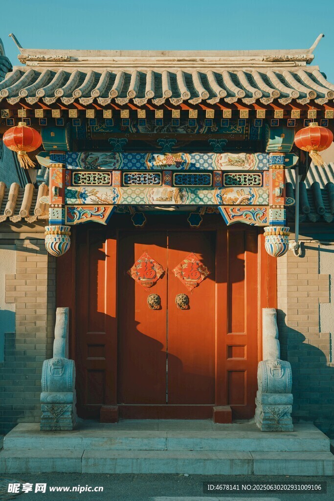 中式传统大门古韵十足