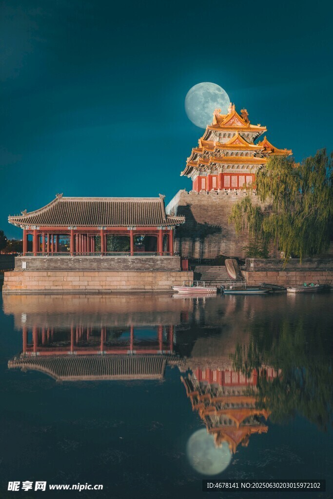 月夜下的中式古建筑美景