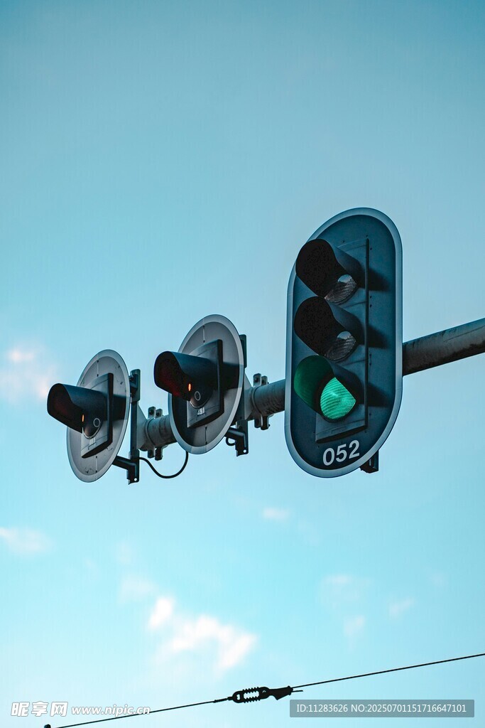 道路上的交通信号灯