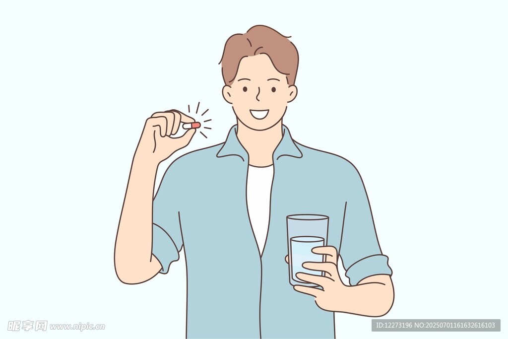 男子手持水杯与药片