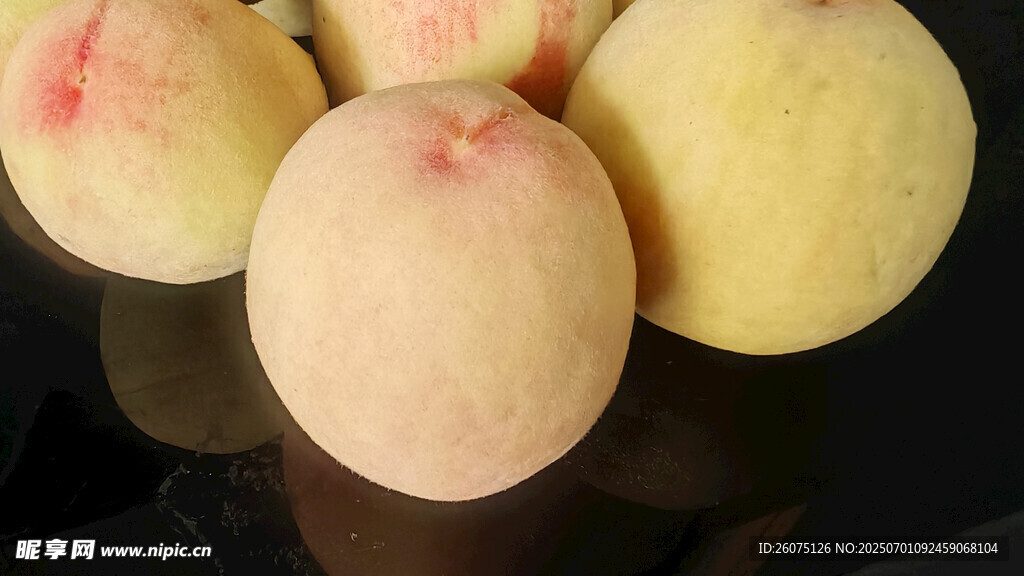 新鲜水蜜桃