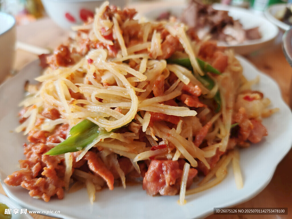 美味土豆丝小炒肉