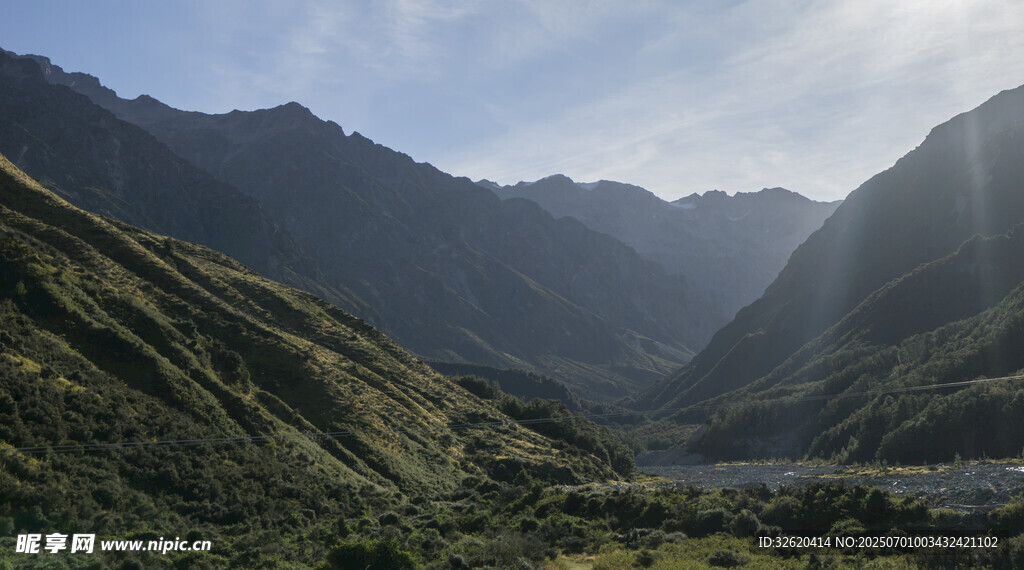 山间河谷美景
