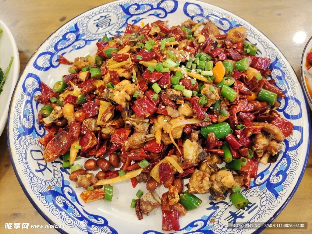 美味香辣鸡丁